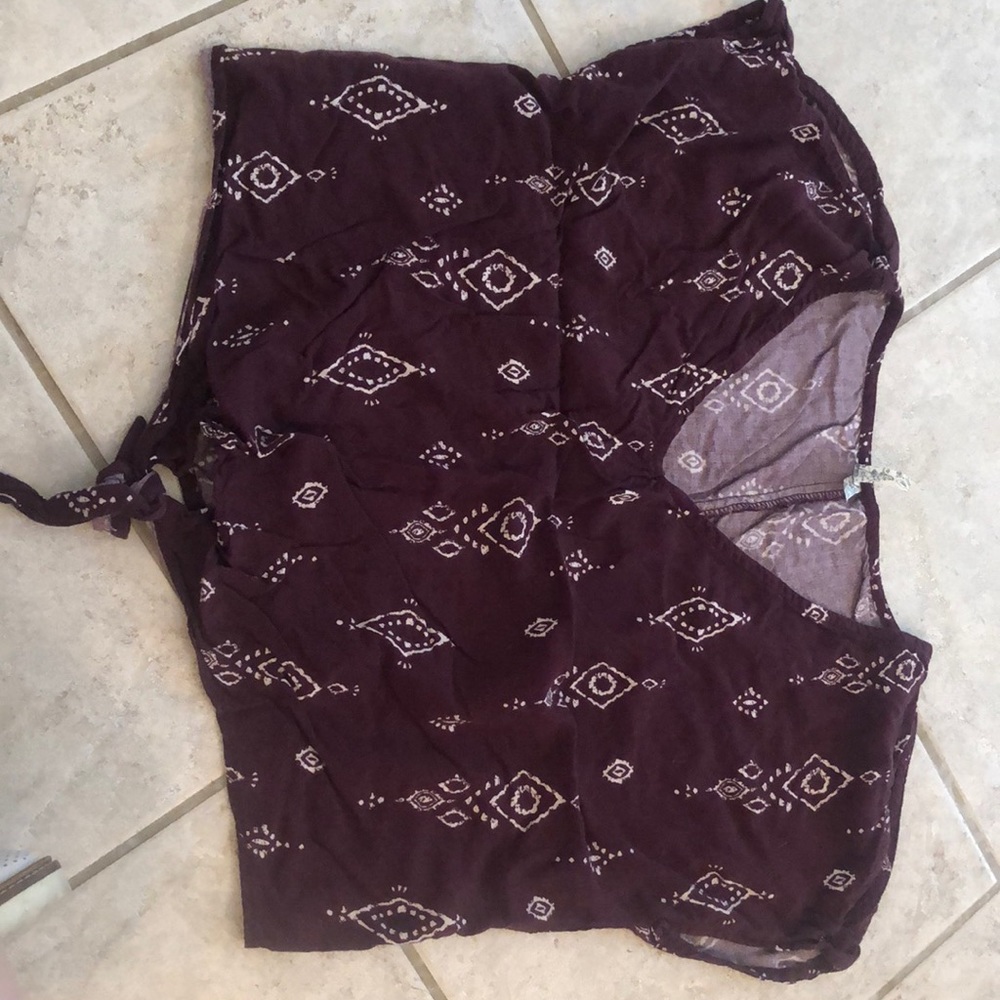 2 Maroon T-Shirts (ties above waist- crop top look)